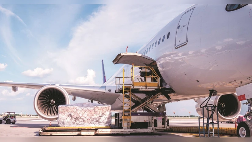 us customs import specialist